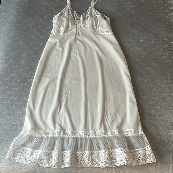 Vintage Betty Ray Chemise Full Slip White Nylon Size S‎ - Picture 8 of 14